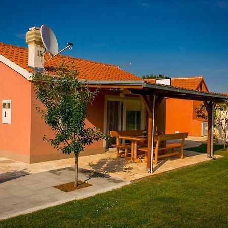 Vacation House Radosic Radosic  Luaran gambar