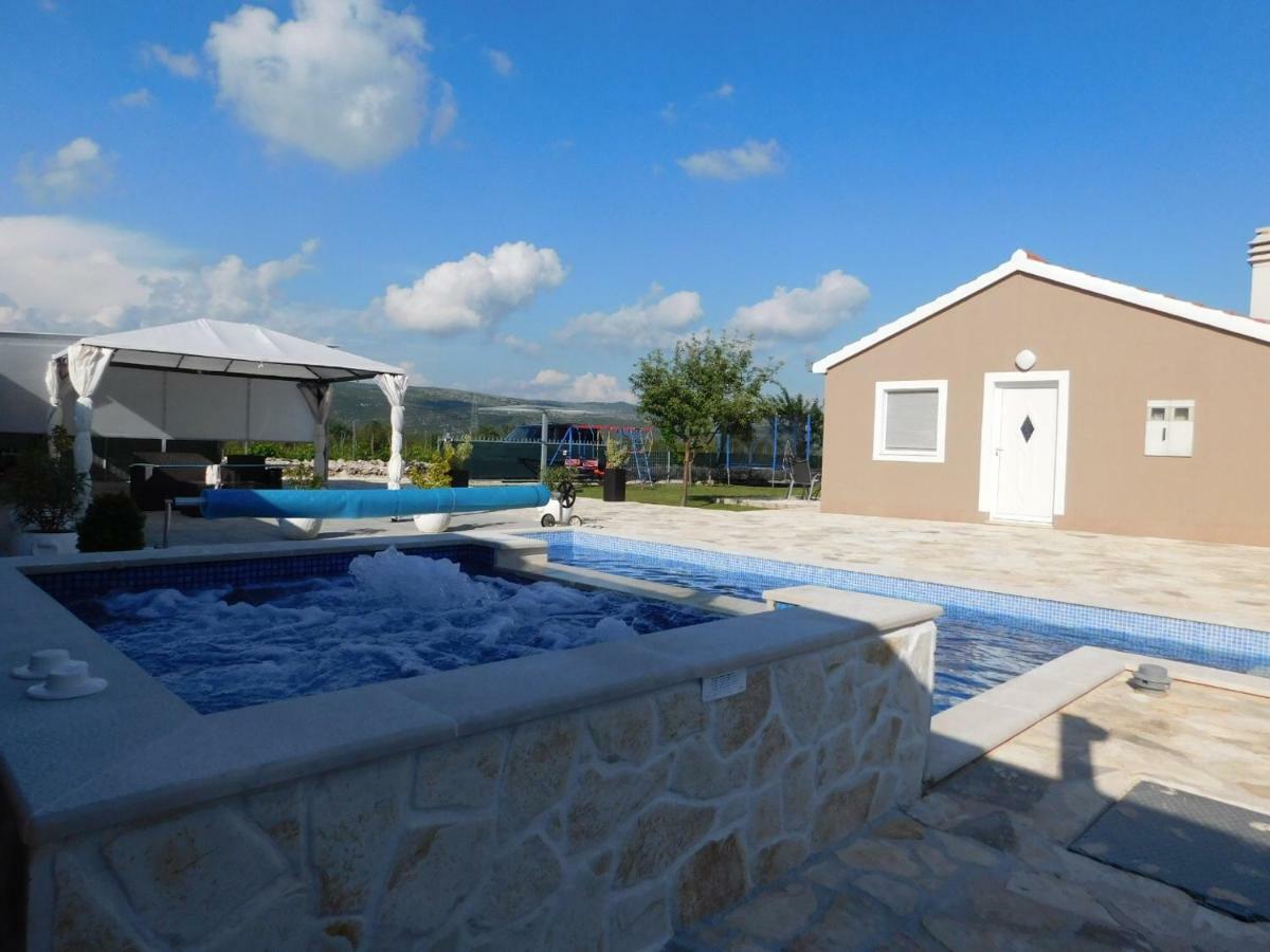Vacation House Radosic Radosic  Luaran gambar